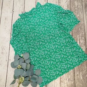 CeCe Green and White Floral Blouse